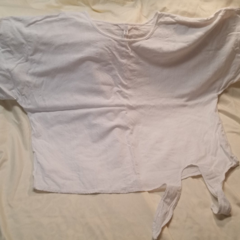 Time and tru white dolman sleeve shirt